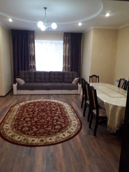 продам дом-коттедж  Костанай