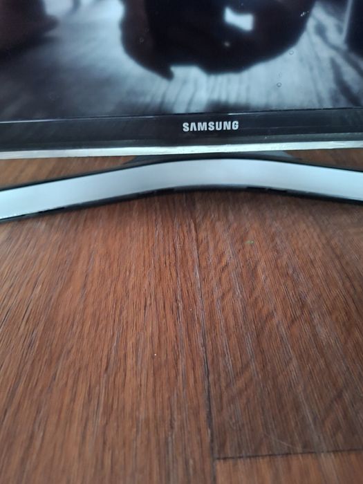 Продам телевизор 120 см