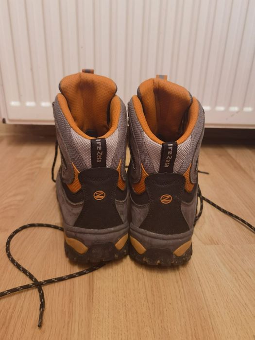 Bocanci Trezeta Cuzco Evo
Marime 43
Marime 43
Stare buna, folositi put