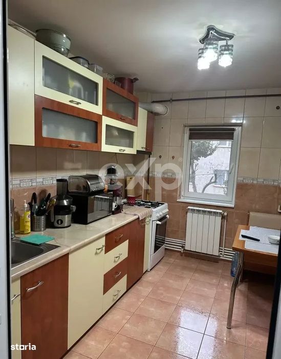 De vanzare apartament 3 camere decomandate, 70 m2, et.1, zona Anda