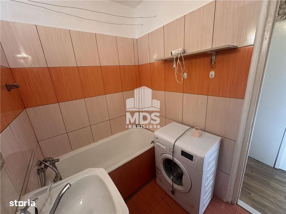 Mobilat si utilat la etajul 3 in zona Girocului