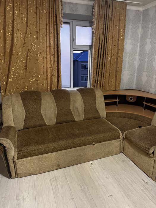 Продам диван , самовывоз.