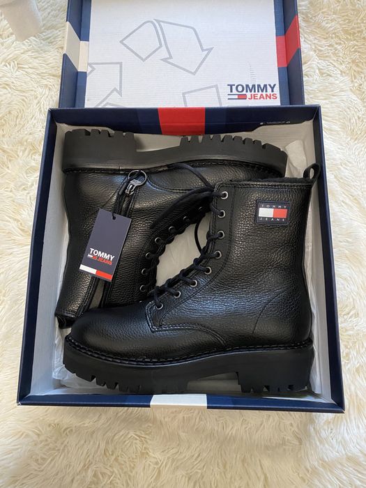 Ghete Tommy Hilfiger noi