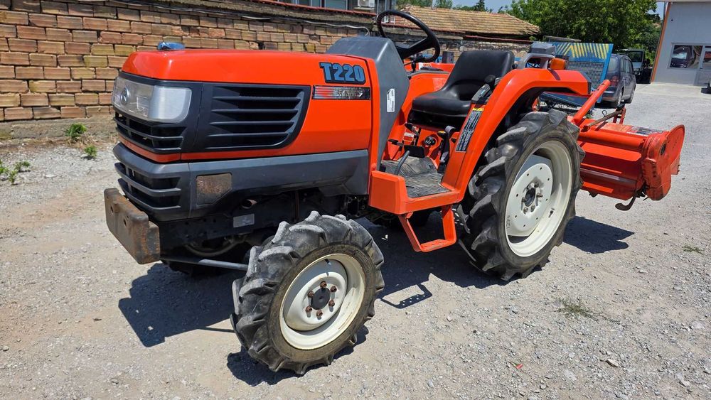Японски трактор Kubota T220 с фреза, 4x4, 22 кс., АграБГ Джолев