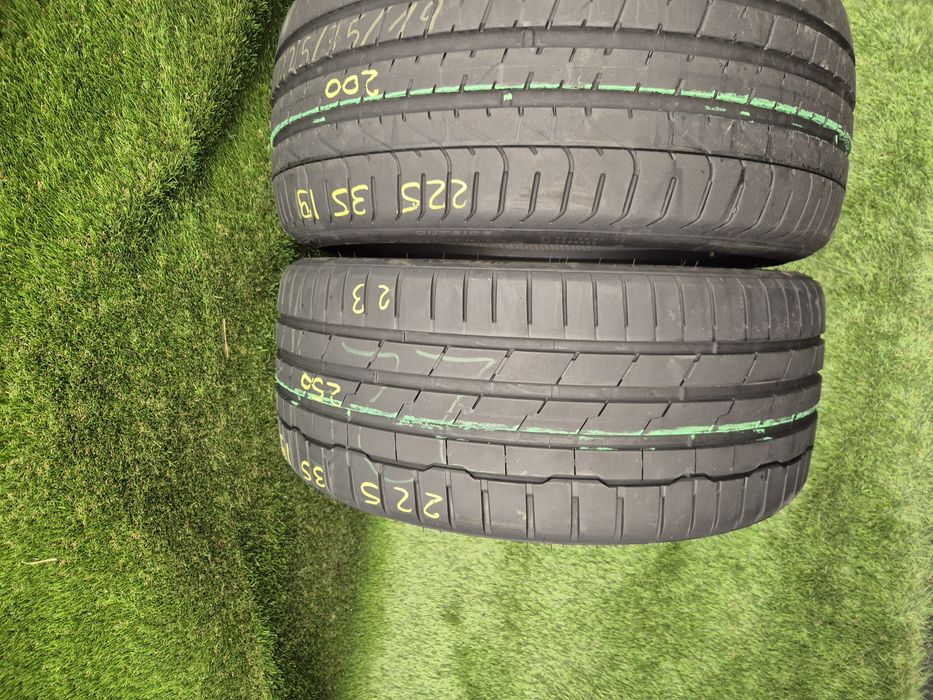 225 35 19 Câte o bucata Hankook și Pirelli