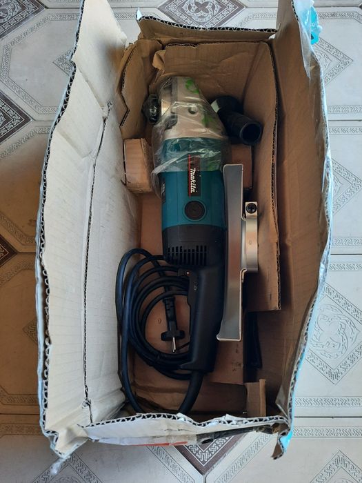 Макита оргинал болгарка 230м