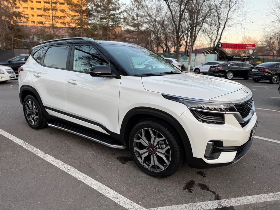 KIA Seltos Premium 2021 • 2.0 • Белый жемчуг • Идеальное состояние