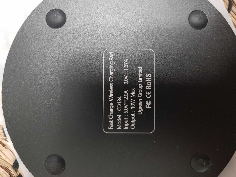 UGREEN поставка за безжично зареждане – Wireless Qi Charger