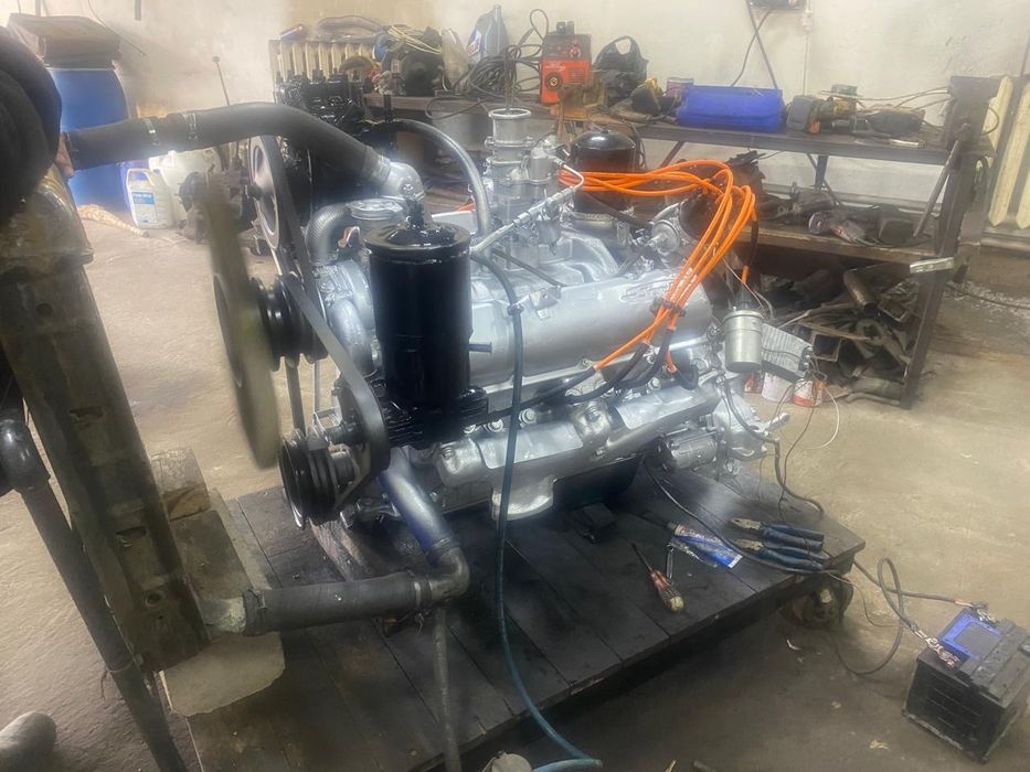 Продам Двигатель Зил 130