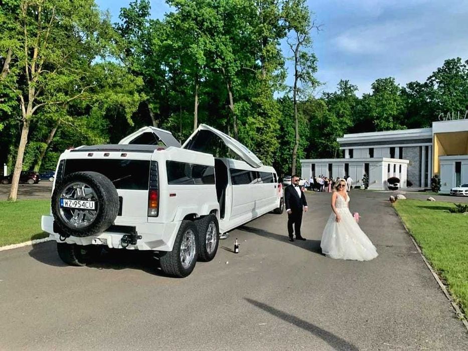 Limuzina de inchiriat Hummer H2 Inchiriez Limuzina Hummer H2