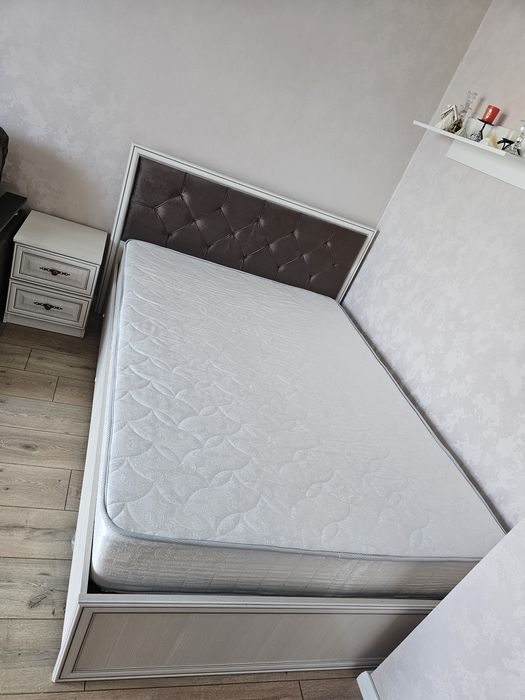 Продаётся 1.5 спальная кровать