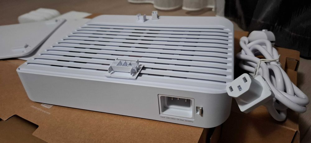 Switch Unifi Enterprise 8 PoE USW-Enterprise-8-PoE (120W) aproape nou