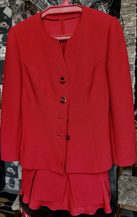 Костюм офисный (пиджак с юбкой)