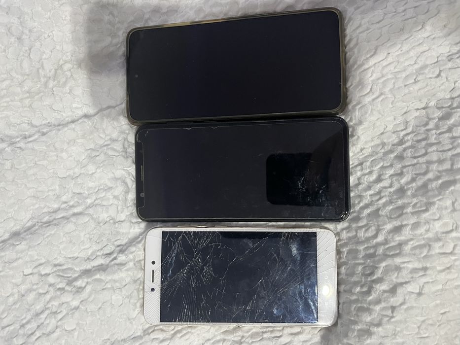 Vând telefoane nefunctionabile