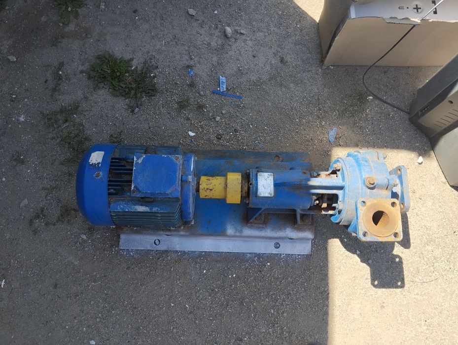 Продам насос б.у