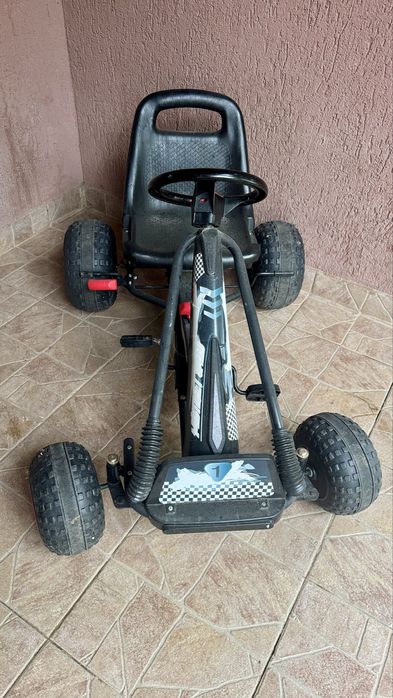 Kart cu pedale tip masinuta