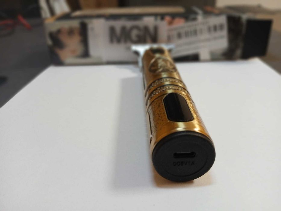 Mașină de tuns profesionala Trimmer T9 cu Turnul - Transport Gratuit