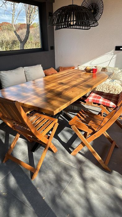 Трапезни маси от масив орех