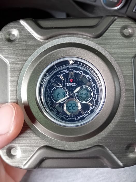 Ceas barbatesc Fredric nou