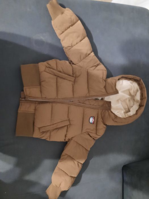 Vand geaca baieti Benetton 4-5 ani