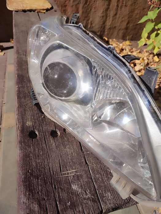 Продам фару Тойота Королла
