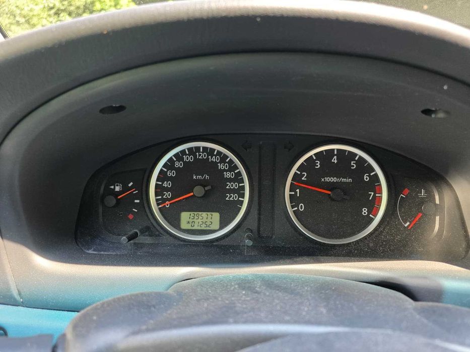 Nissan Almera 2005, 140 000 km