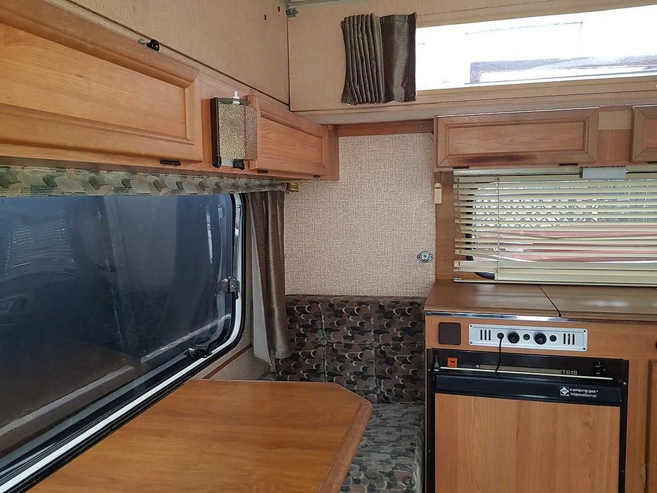 Запазена каравана нов внос от Холандия RAPIDO 750kg