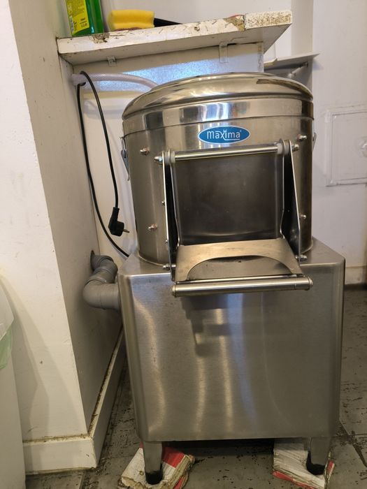 Mașină de curățat cartofi