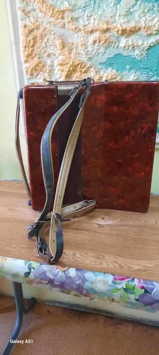 Продавам  акордеон 60 баса