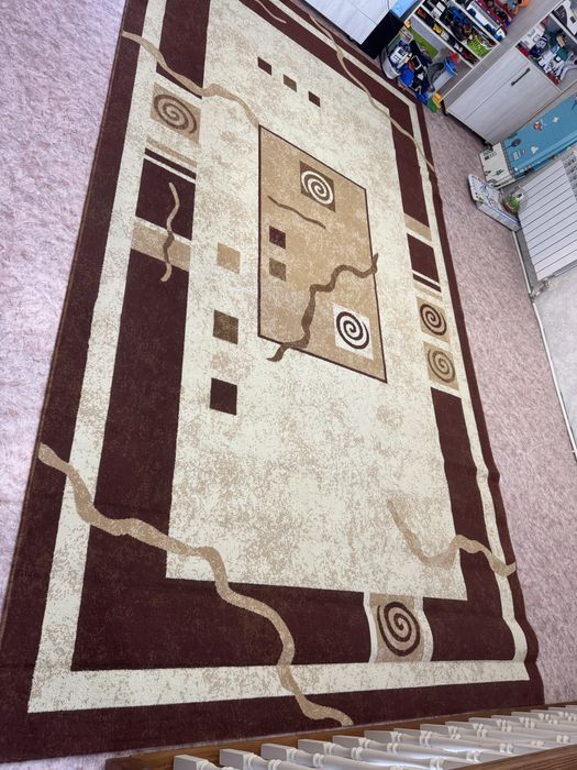 Продам ковёр 250 на 450