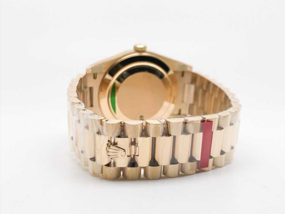 Rolex Day-Date 40mm Fluted Bezel Yellow Gold Roman Dial President – реални снимки