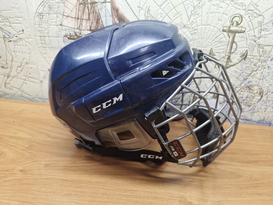 хоккейный шлем CCM FitLite 3DS с маской.