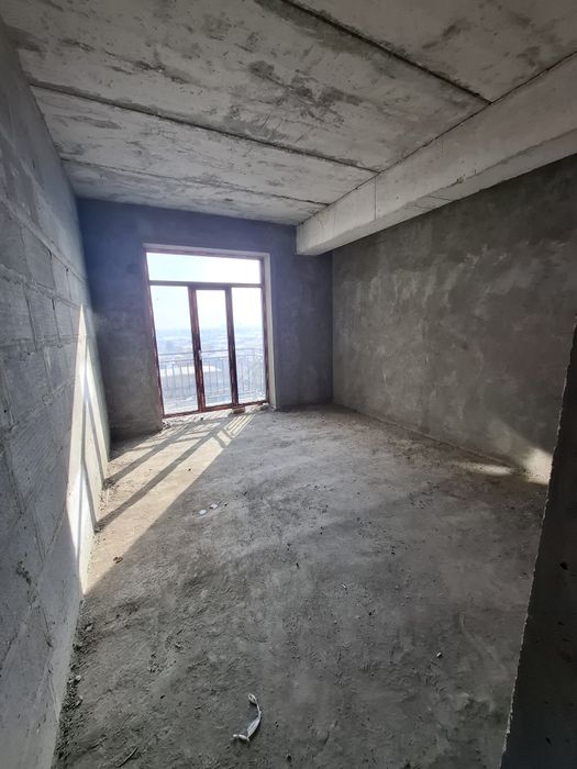 Ibin sino Novstroyka sotiladi 3 xona 80 kv