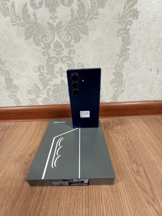 Samsung Z Fold 7  12/512 gb