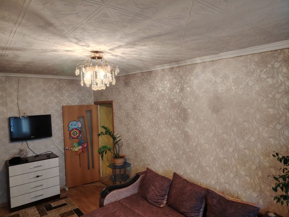 Продам 2х ком кв средний ремонт