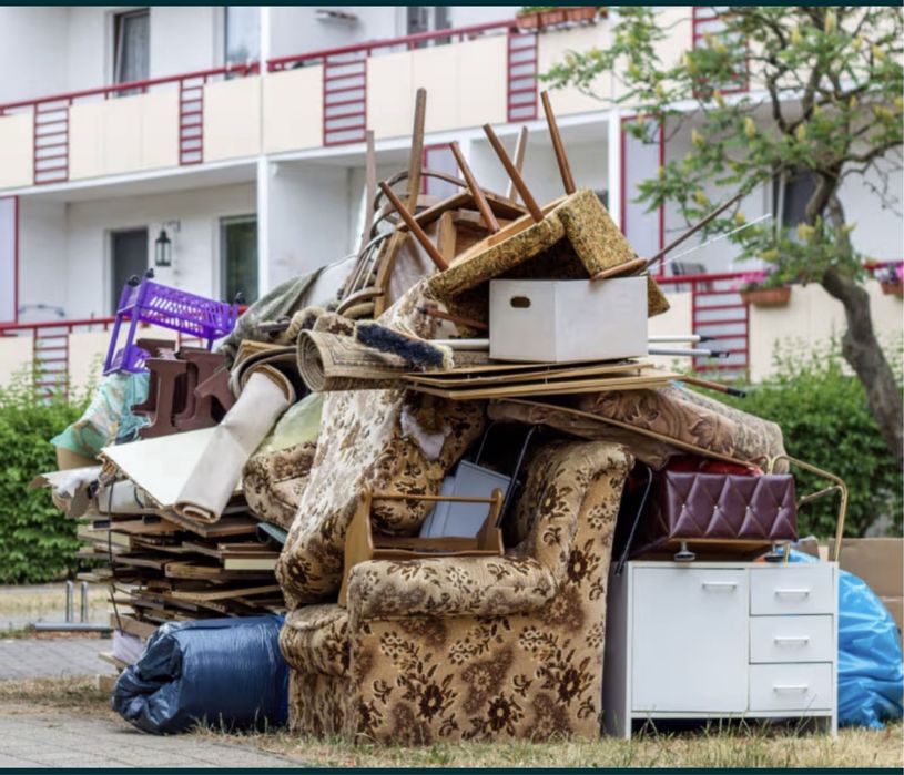 Efectuez debarasări mobila veche case apartamente subsol car moloz