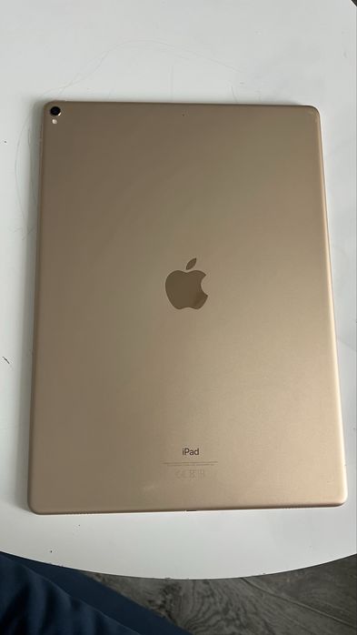 Ipad pro mare 12.9 inch, gold , apple model A1670 wifi,  gen 2 2017 ecran retina 120 hz folie mată  si husa silicon cadou
