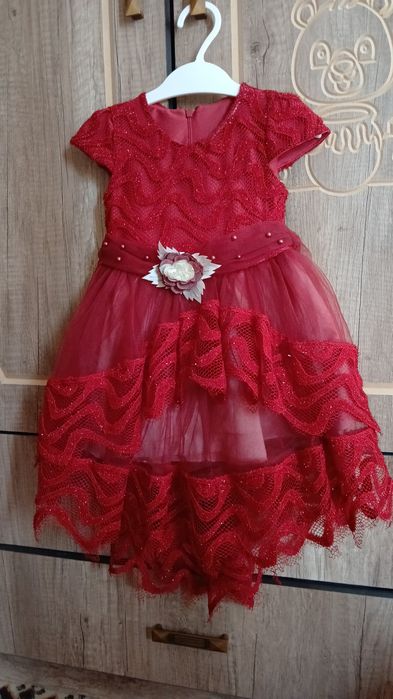 Бордовое платье, в отличном состоянии