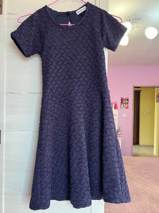 Момичешки рокли различни