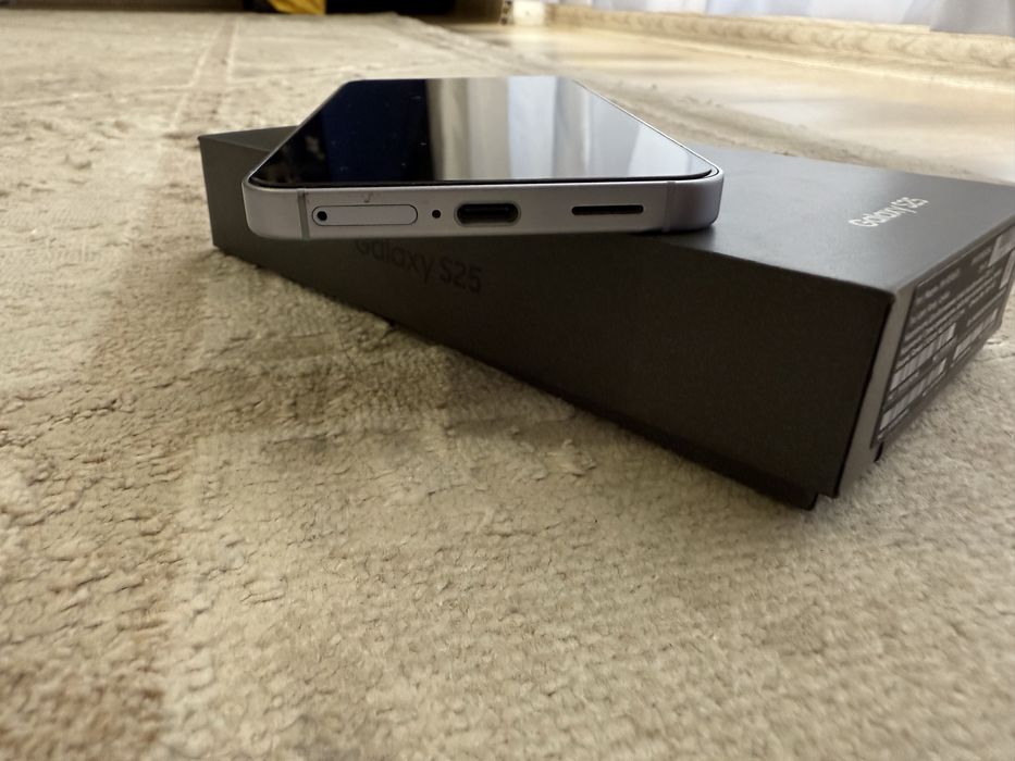 Samsung S25  5G  256 ГБ