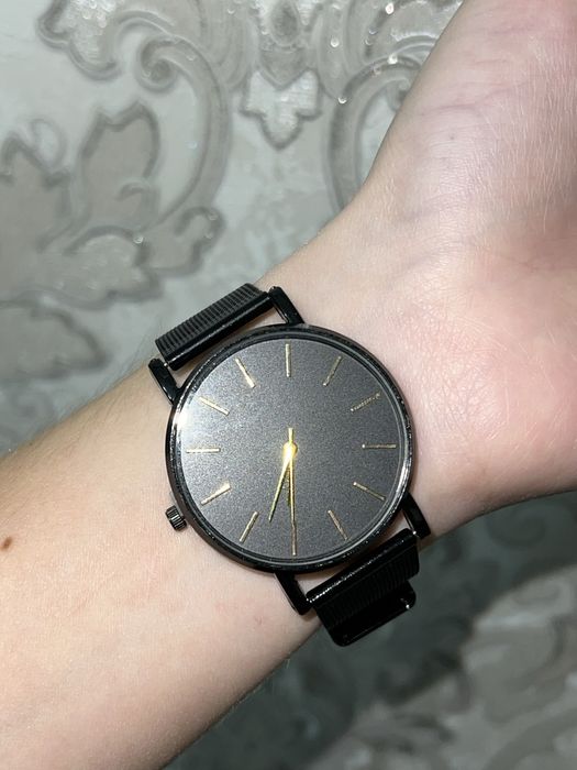 стильные новые часы