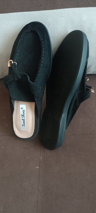 Спортно -елегантни чехли.