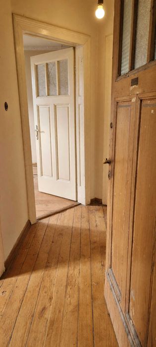 Продава се Тристаен апартамент в София, Център - 70 кв.м за 2286 €/кв.м - Снимка #2