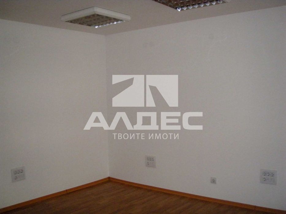 Продава се Офис в София, Център - 125 кв.м за 1696 €/кв.м - Снимка #8