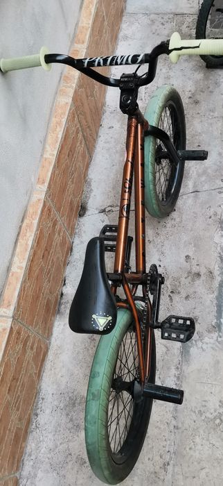 Bicicleta BMX CULT si Rockrider 500