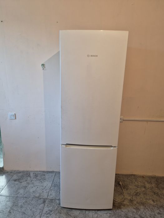 Продам холодильник б.у Бощ
