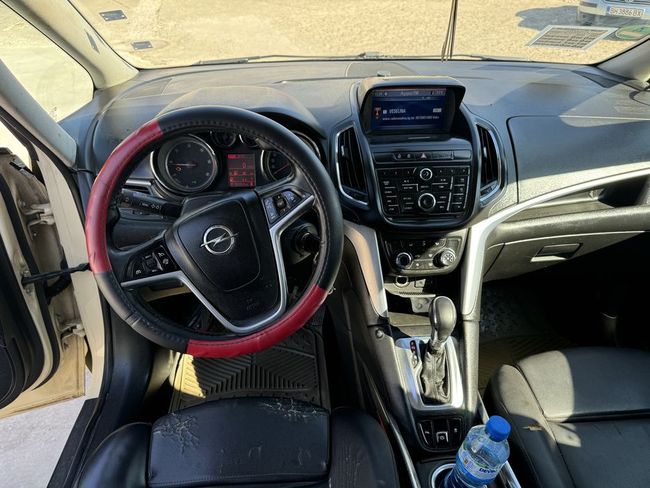 Опел зафира турере 2.0 дизел само на части