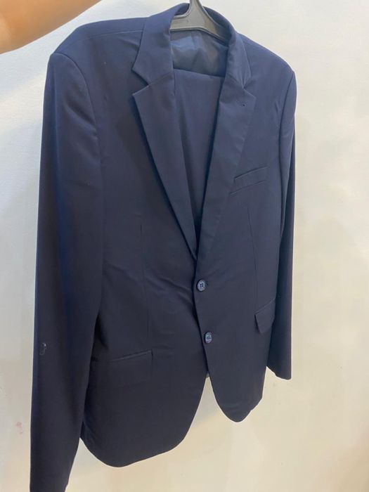 мужские костюмы.