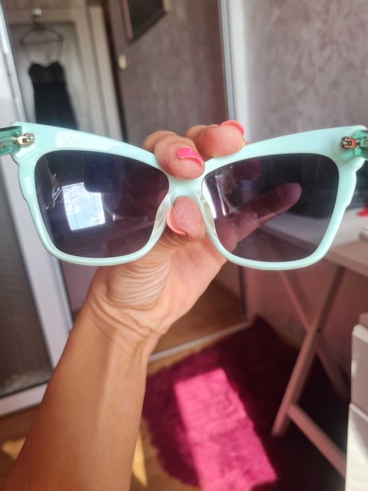 Продавам дамски слънчеви очила Just Cavalli