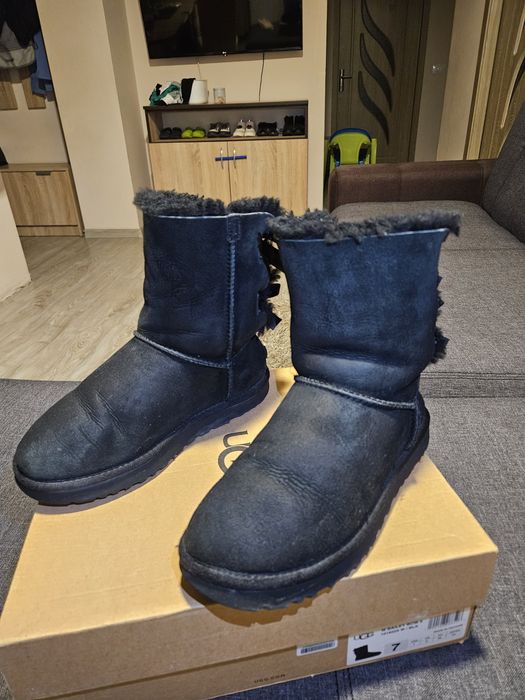 UGG dama , marimea 38, superbe si foarte comode